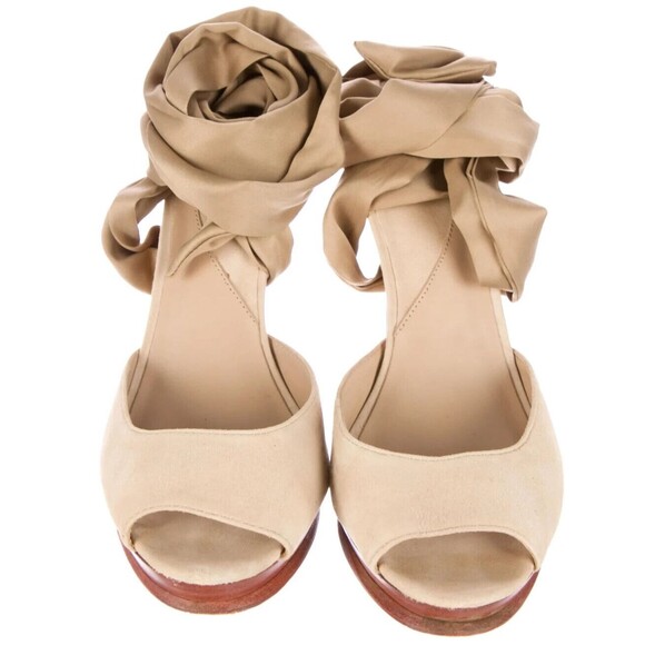 DESIGNER DIANE VON FURSTENBERG BEIGE SUEDE SATIN RIBBON ANKLE STRAP SANDALS 8.M - Picture 3 of 12